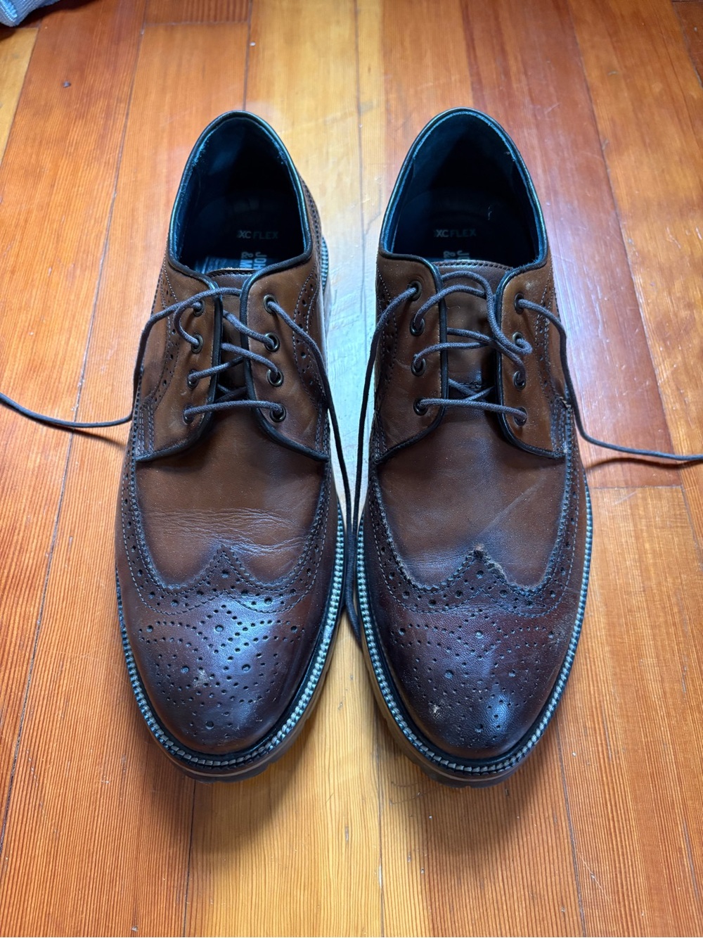 Johnston & Murphy size 10.5 Men's Brown Wingtip memory foam Leather Dress Shoes